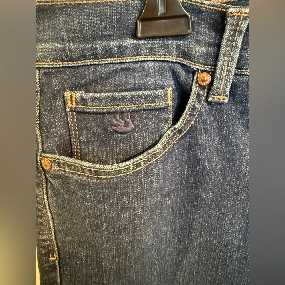 Gloria Vanderbilt Women's Dark Blue Straight Leg Jeans - Picture 3 of 10